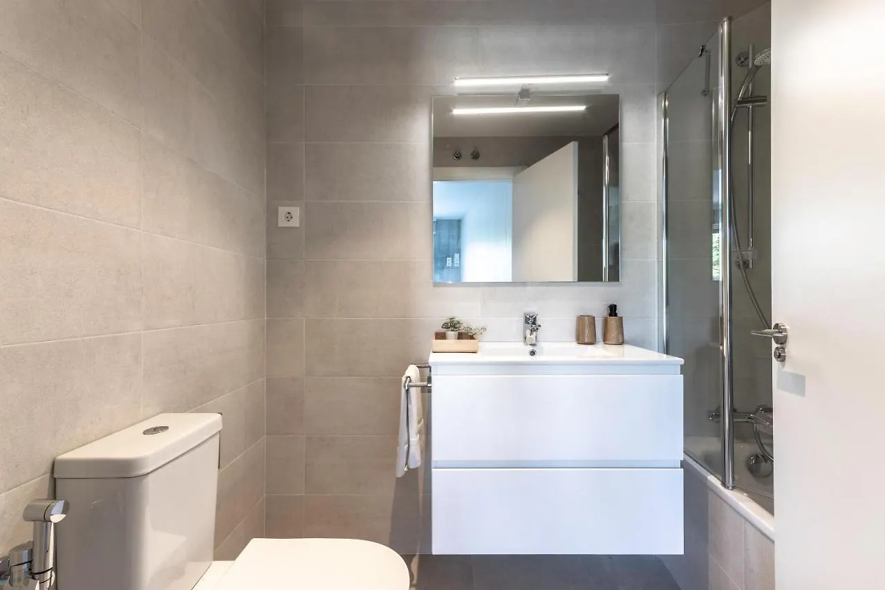 Akomodat En Precioso Y Moderno Con Jardin Y Parking Guecho